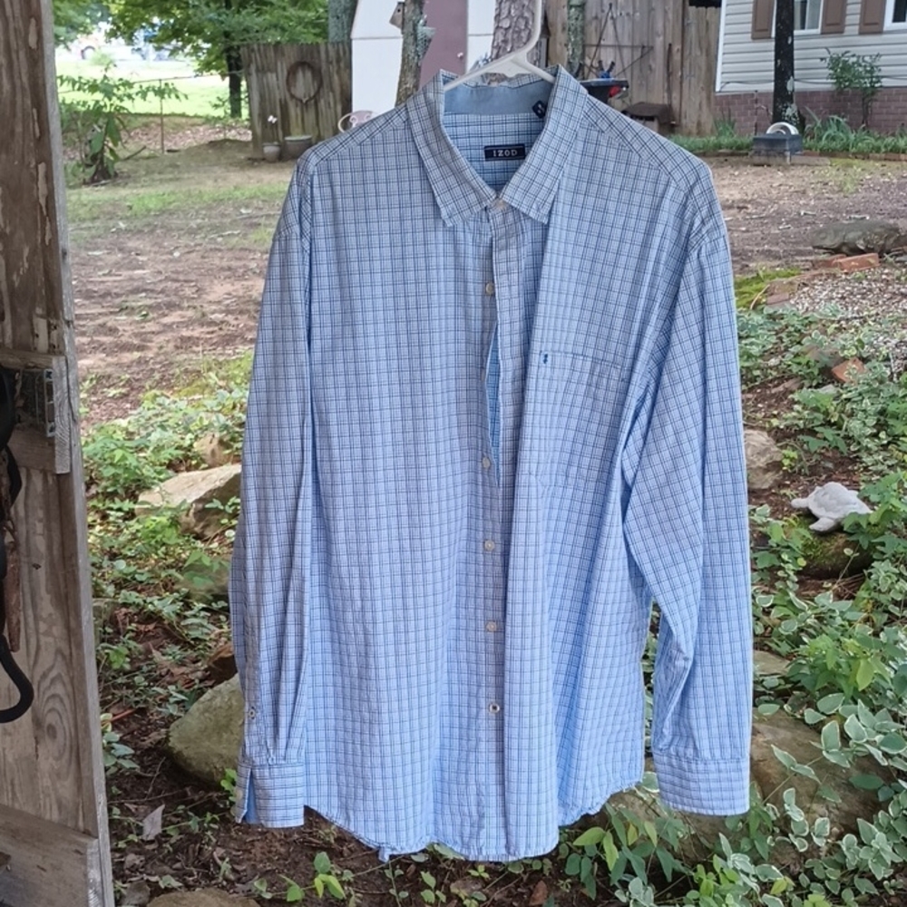 Izod Men's Light Blue Plaid Button Down Shirt